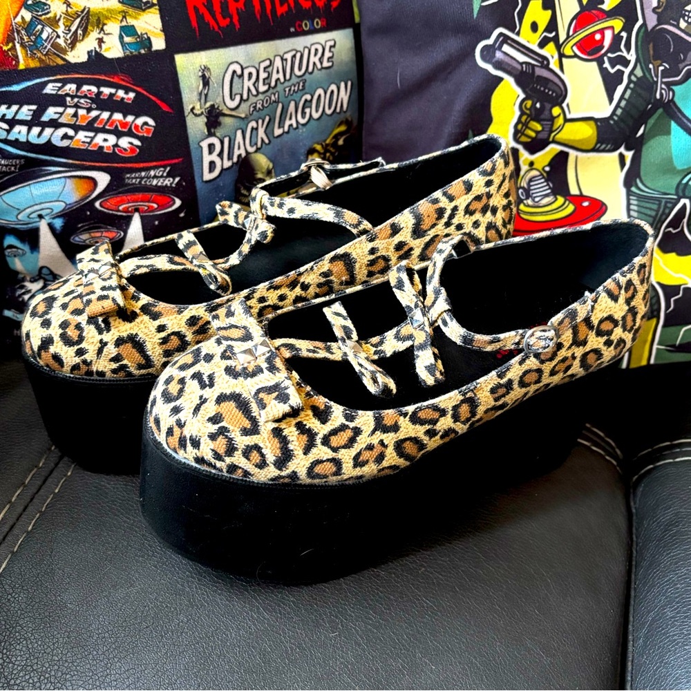 Demonia Cult Click-08 Leopard Canvas Platform Shoes Size 9
